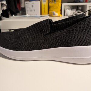 Sketchers Memory Foam Size 9 Slip-ons